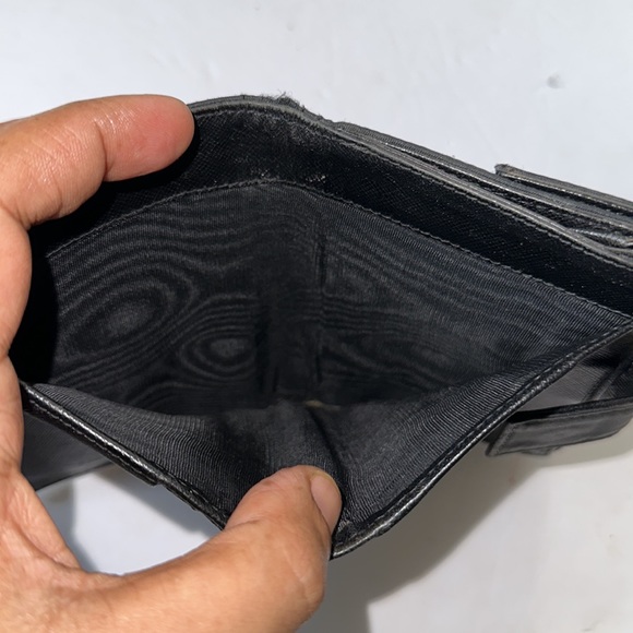 Authentic Prada wallet - Picture 8 of 14